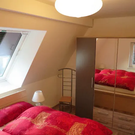 Crossartig Apartman *